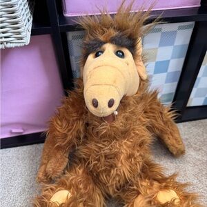 Collectible ALF stuffed animal from 1980’s. In great condition!!ALF